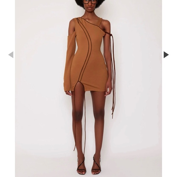 Luxury dress. Never worn before. - Picture 4 of 7